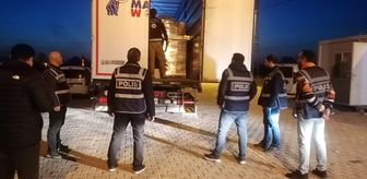 Tokat'ta durdurulan İran plakalı tırda 18 düzensiz göçmen yakalandı
