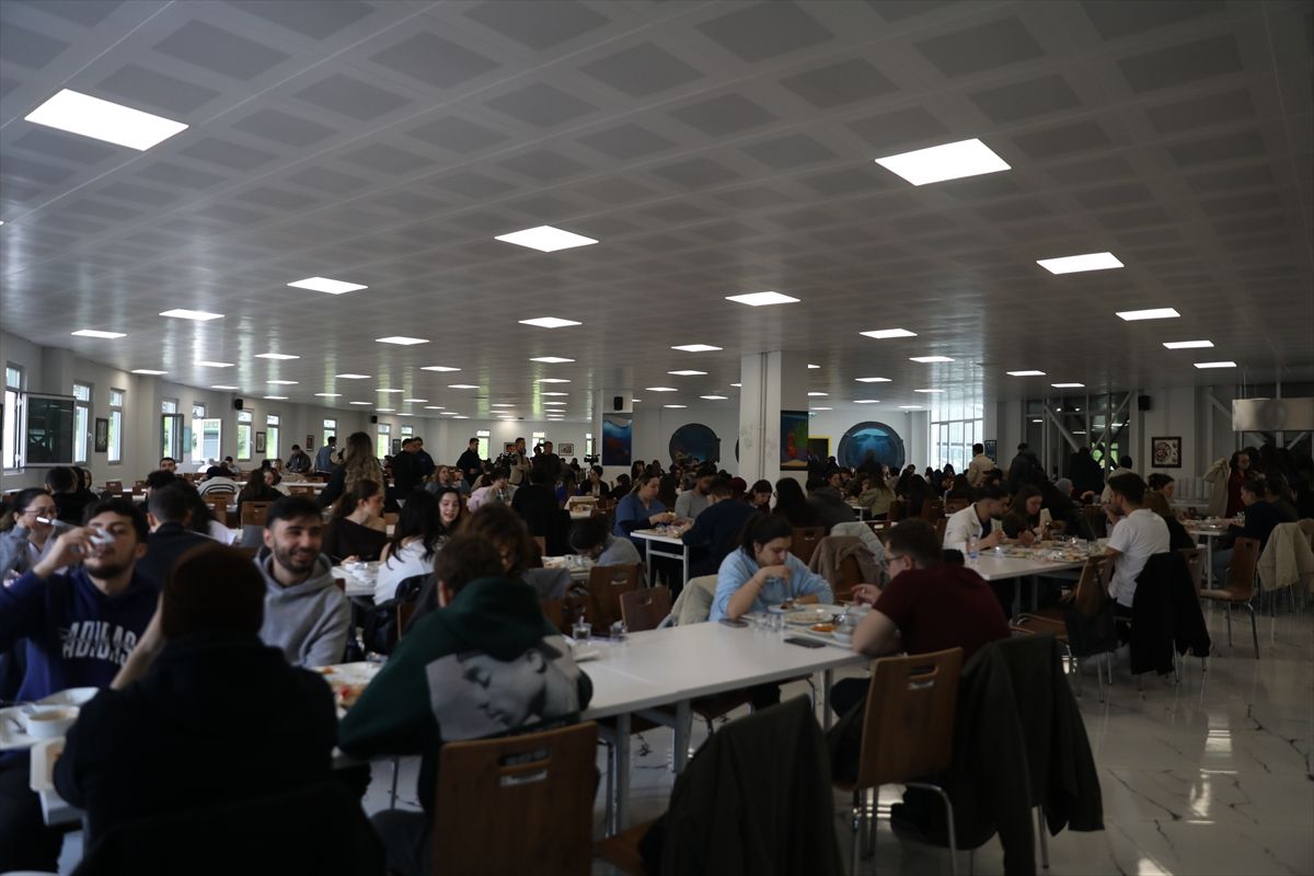 Trakya Üniversitesinde 'askıda yemek' uygulaması tanıtıldı
