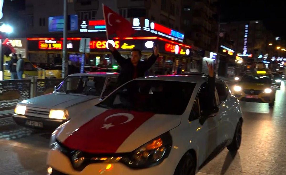 Türkiye'nin Dünya Kupası'na katılması Gaziantep'te coşkuyla kutlandı
