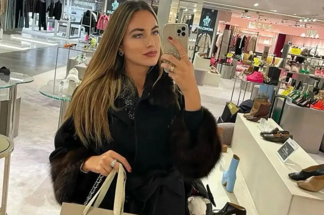 unlu modelin mezari acildi ola accefbbebc 3127 1 m