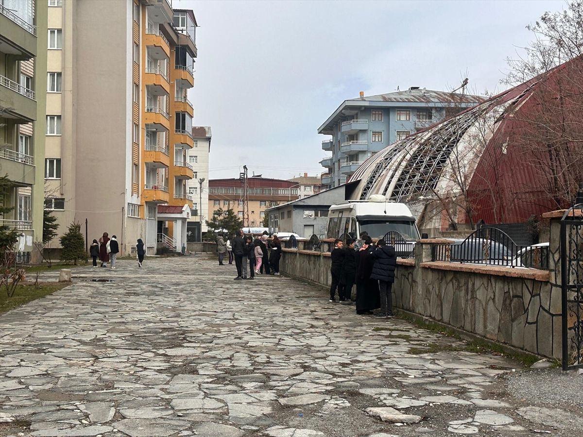 Van'da 5,2 büyüklüğünde deprem