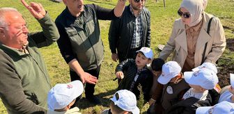 Vezirköprü'de minikler fidan dikerek doğayla buluştu