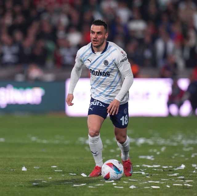 cifte bomba yolda fenerbahcede 2725628457 4387 2 m