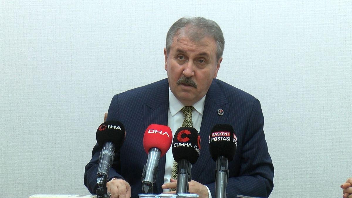 Destici: Türkiye şu anda adeta yarı savaş halinde sayılır