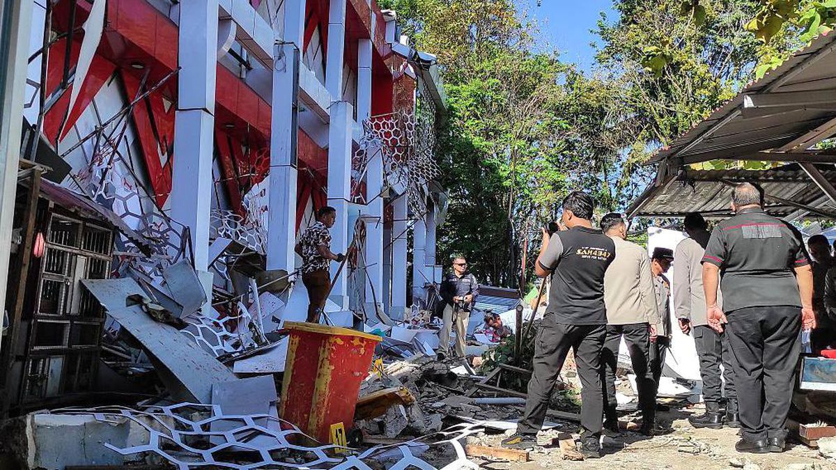 Endonezya'da 7,4 büyüklüğünde deprem