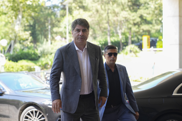 hakan safiden elestirilere car 19710034 4732 1 m