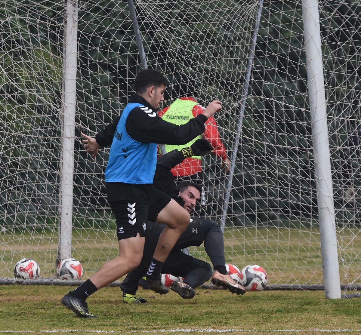 Altay'da Kaleci ve Hücum Oyuncularına Görev Düşüyor