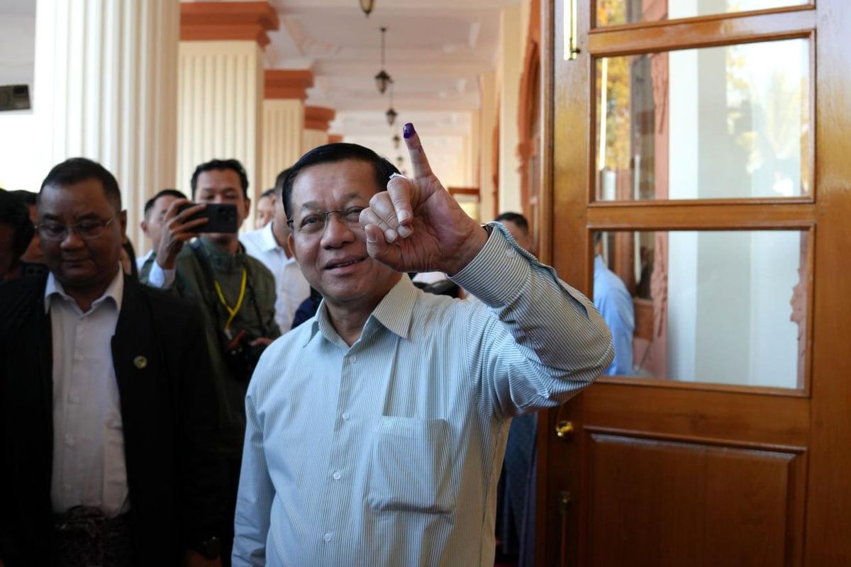 Çin'den Myanmar Devlet Başkanı Seçilen Min Aung Hlaing'e Kutlama Mesajı
