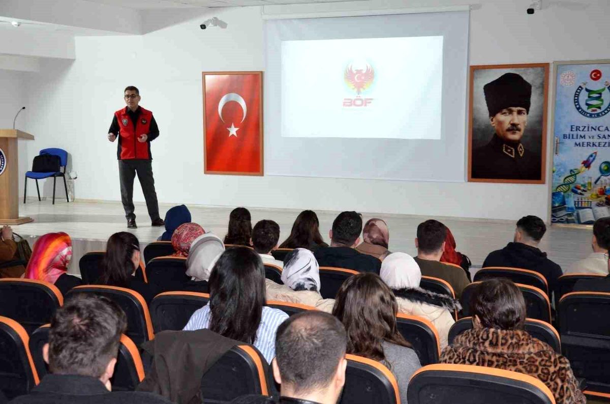 Erzincan'da öğretmenlere terörle mücadele farkındalık semineri