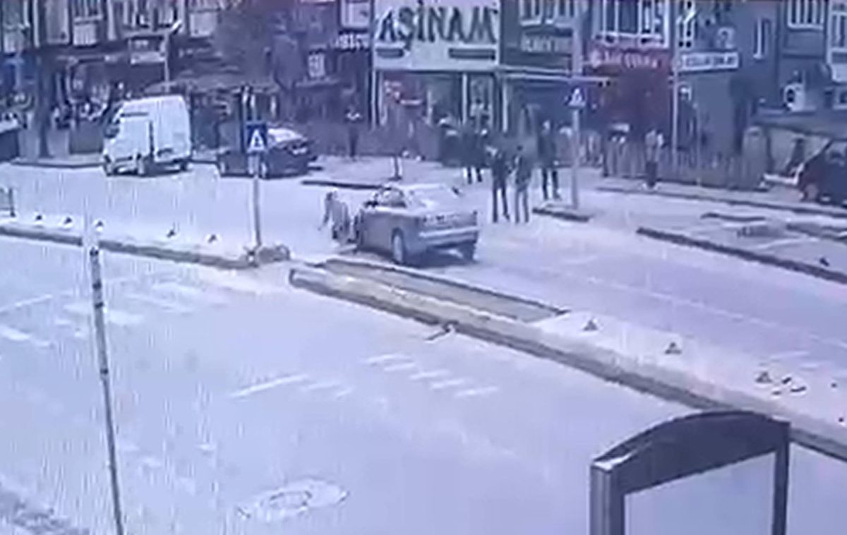 Edirne'de Yaya Geçidinde Kaza: Bir Kişi Yaralandı