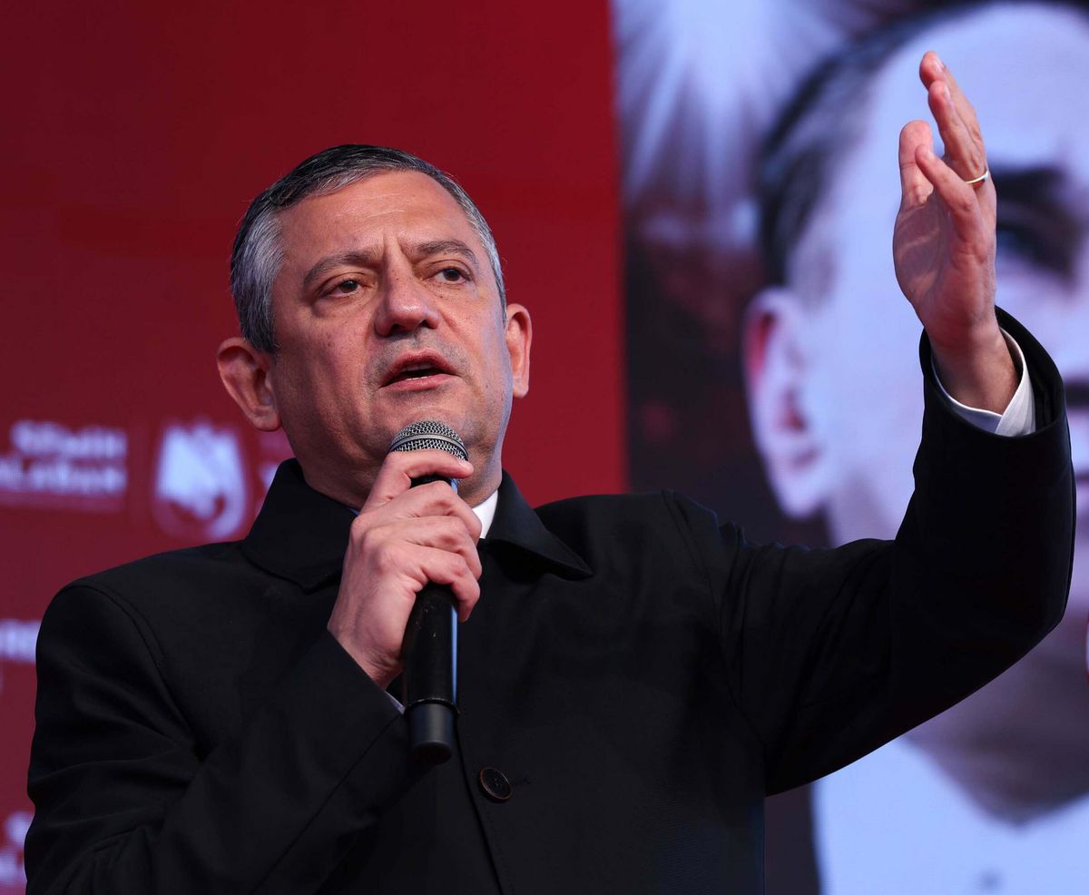 CHP Genel Başkanı Özgür Özel: 'Bu parti teslim olmayanların, kurşun bitince süngü takanların partisidir'