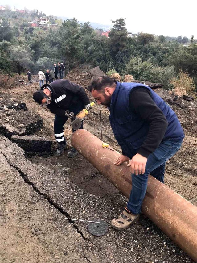 Payas’ta içme suyu hattı hızla onarıldı