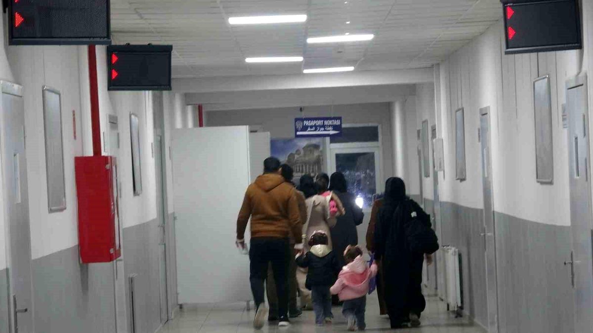Vali Kalaylı: "Suriyelilerin gönüllü geri dönüş süreci kesintisiz sürüyor"