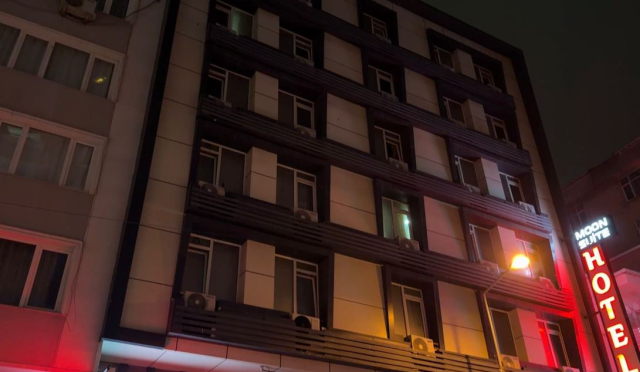 28 yasindaki genc kiz otel oda 19715053 4701 1 m