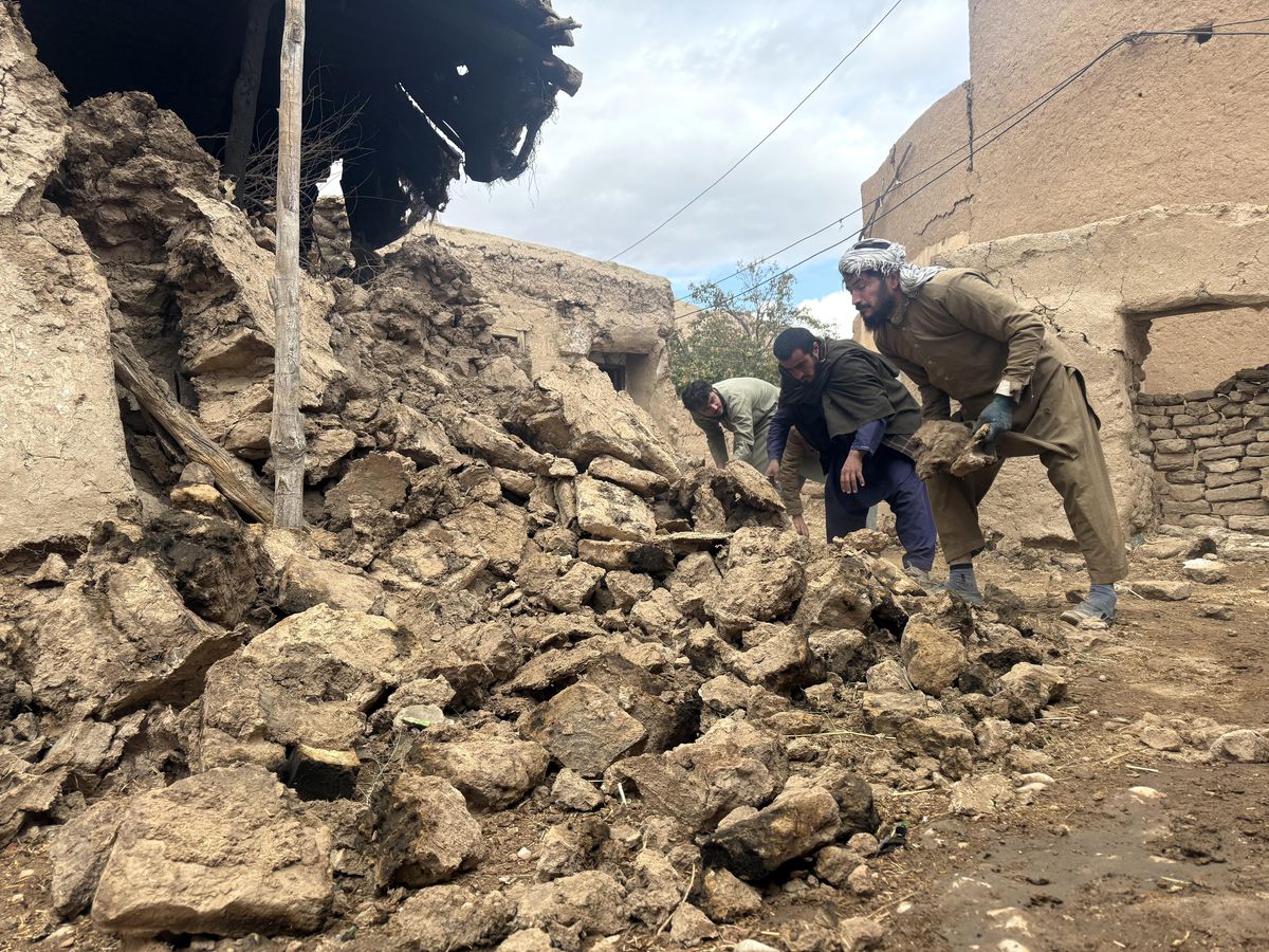 Afganistan'ın Kuzeyinde Deprem: 8 Ölü