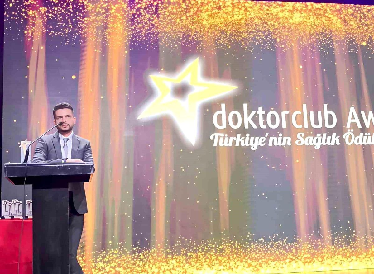 Kayseri Devlet Hastanesi'ne 'Yılın Yenilikçi Sağlık Profesyonelleri' ödülü