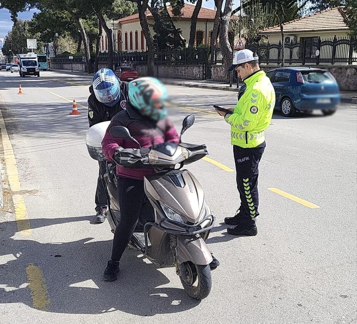 Manisa'da motosiklet denetimi: 540 sürücüye, 3 milyon 800 bin TL ceza