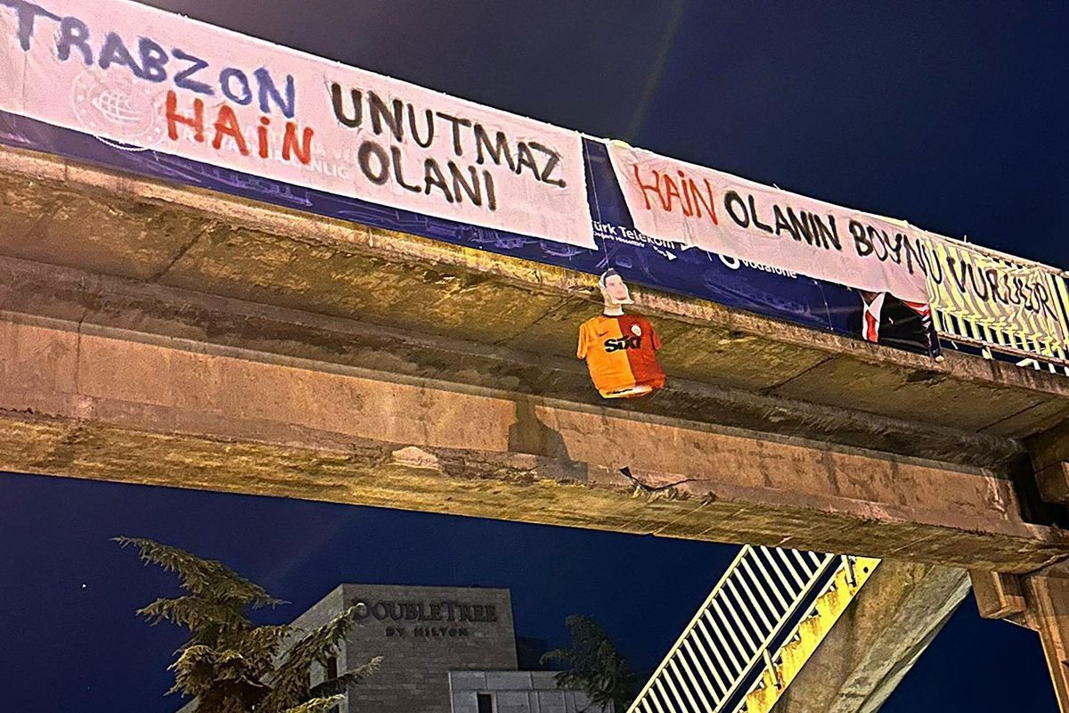 Sözün bittiği yer! Trabzon'da Uğurcan Çakır'a olay pankart