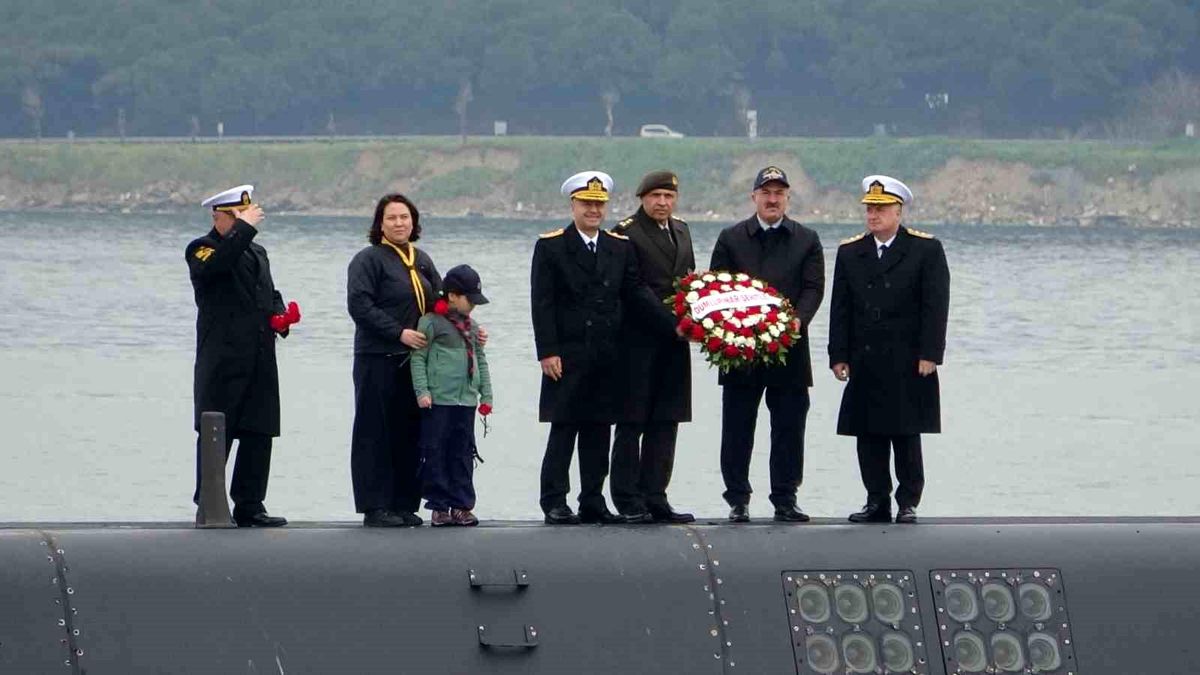 TCG Dumlupınar Denizaltısı Şehitleri İçin Anma Töreni Düzenlendi