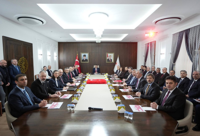 toplantiya geciken seda sariba 1eea866e5b 6595 1 m