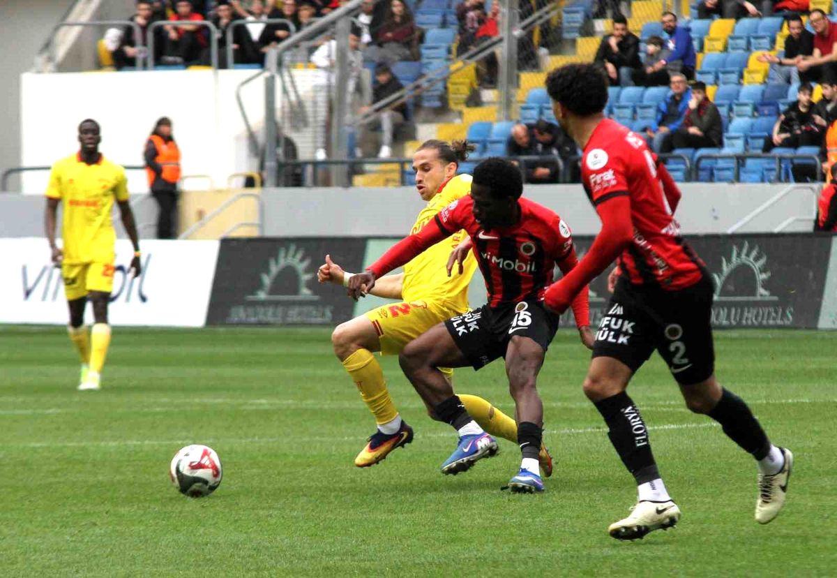 Trendyol Süper Lig: Gençlerbirliği: 0 Göztepe: 1 (ilk yarı)