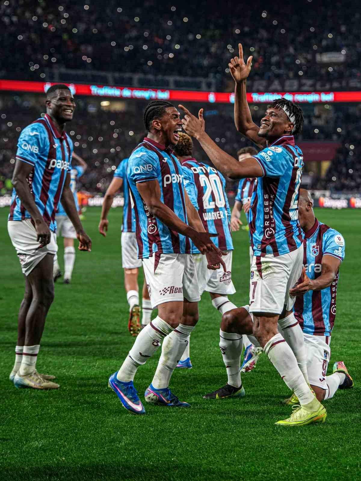 Trendyol Süper Lig: Trabzonspor: 2 Galatasaray: 1 (Maç sonucu)