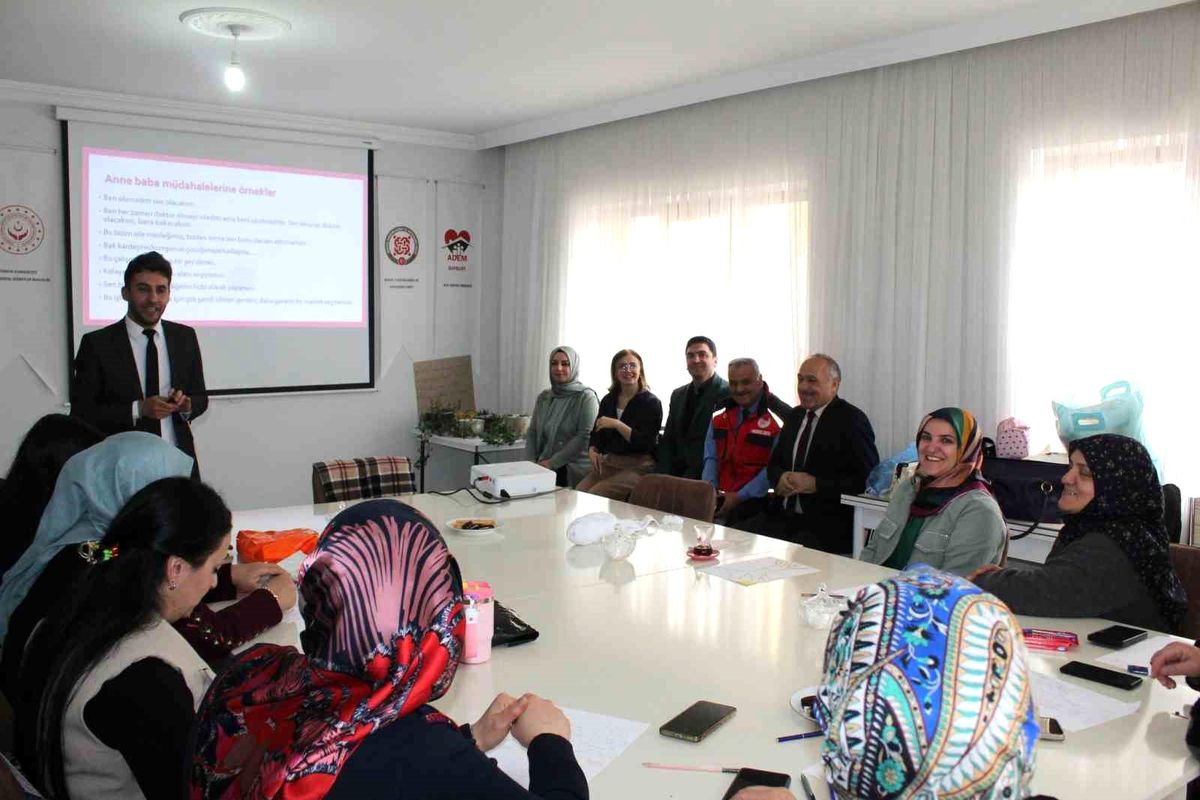ADEM kursiyerleri 9 haftalık aile eğitim programını tamamladı
