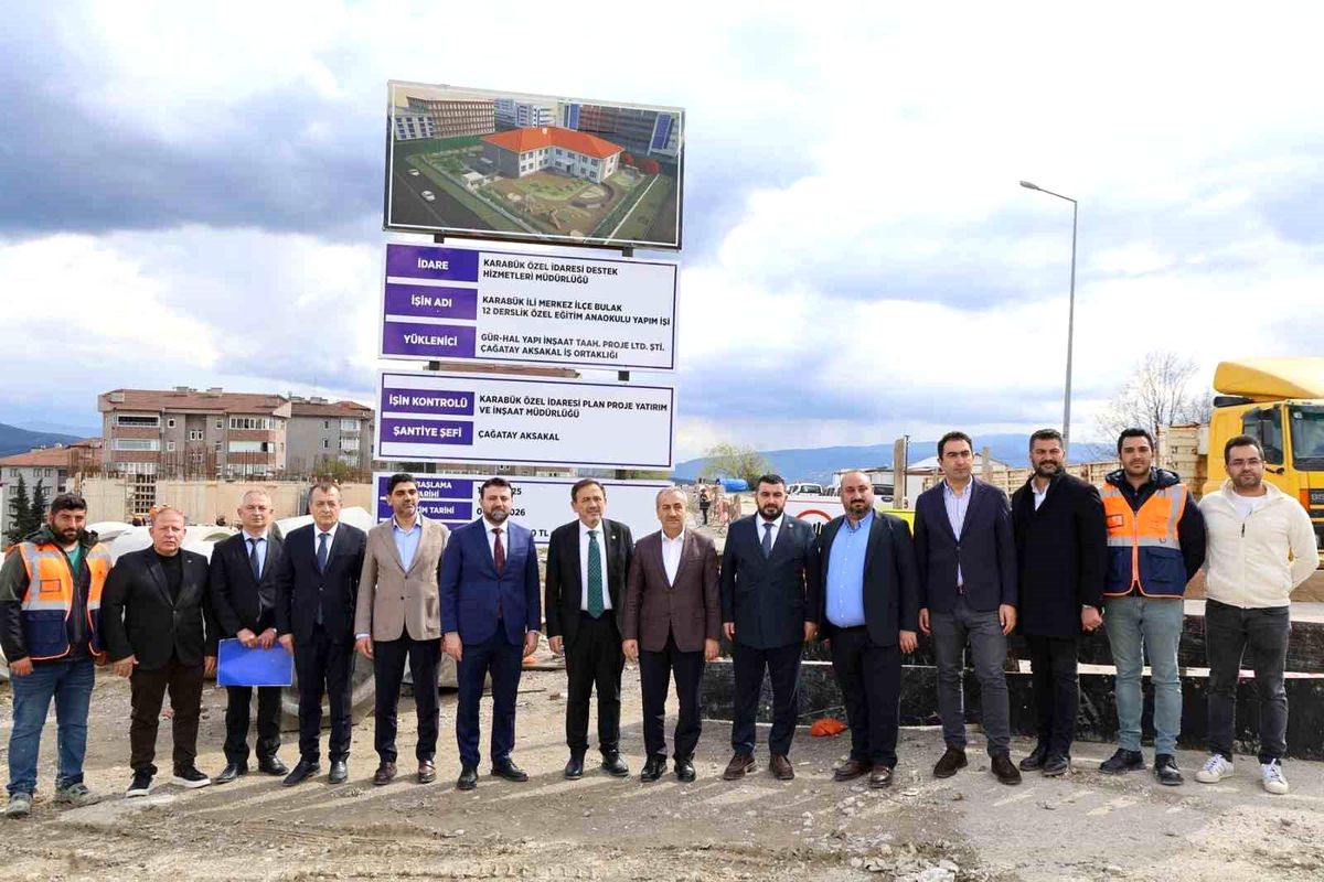 AK Parti heyeti Karabük'te eğitim ve yurt yatırımlarını inceledi