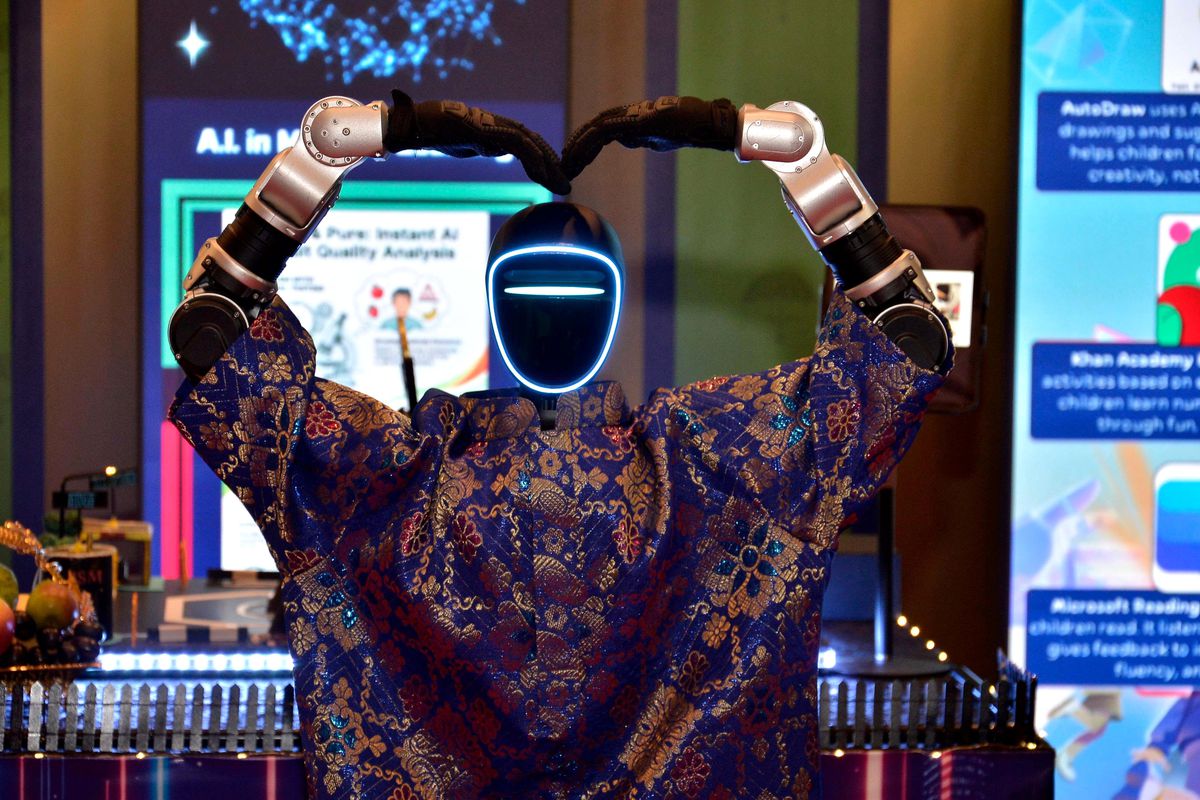 Albüm: Brunei'deki Hari Raya Kutlamalarında Çin Yapımı Robotlar Yoğun İlgi Gördü