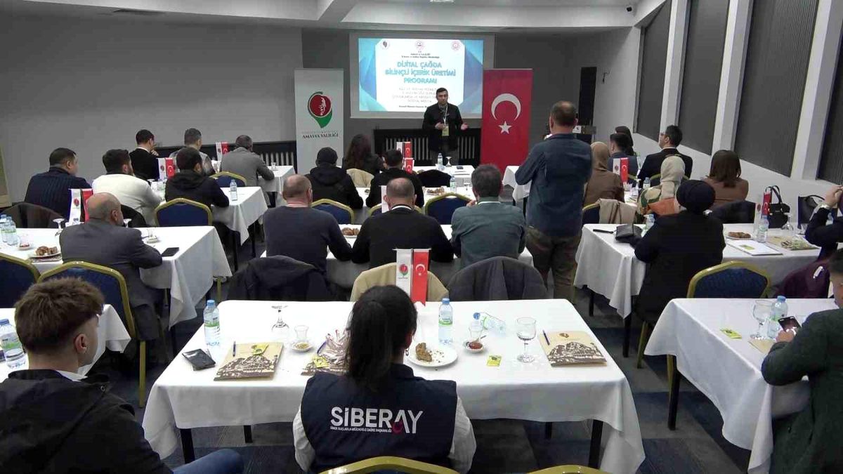 Amasya Valiliği'nden şehirdeki içerik üreticilerine 'bilinçli içerik' semineri