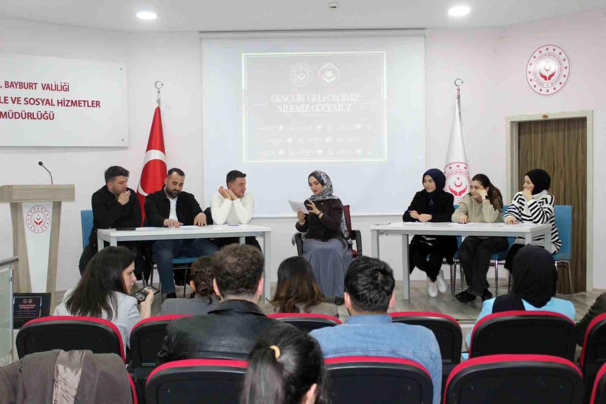 Bayburt'ta genç çiftlere yönelik aile temalı etkinlik düzenlendi