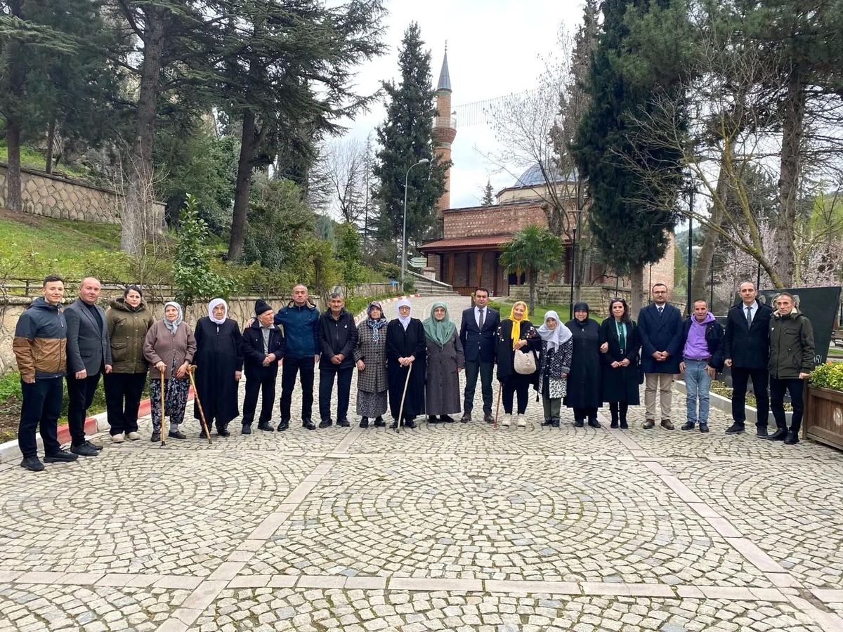 Bilecik huzurevi sakinleri Şeyh Edebali Türbesini ziyaret etti