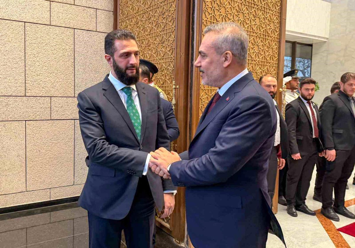 Dışişleri Bakanı Fidan, Suriye Devlet Başkanı eş-Şara ile bir araya geldi