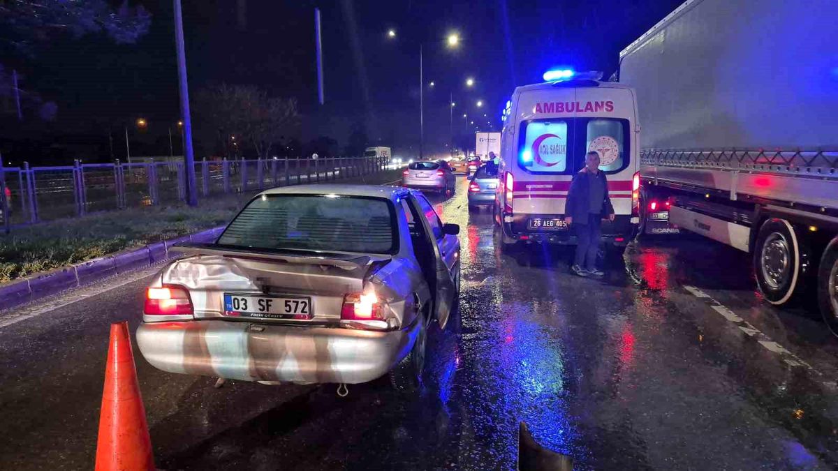 Eskişehir'de zincirleme trafik kazası: 4 yaralı
