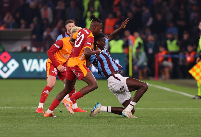 Hasan Şaş evaluating Galatasaray