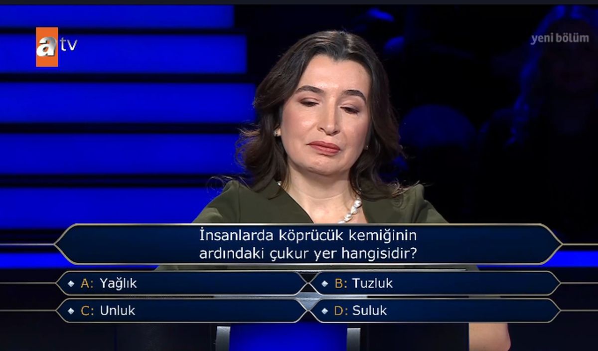 İnsanlarda köprücük kemiğinin ardındaki çukur yer hangisidir?