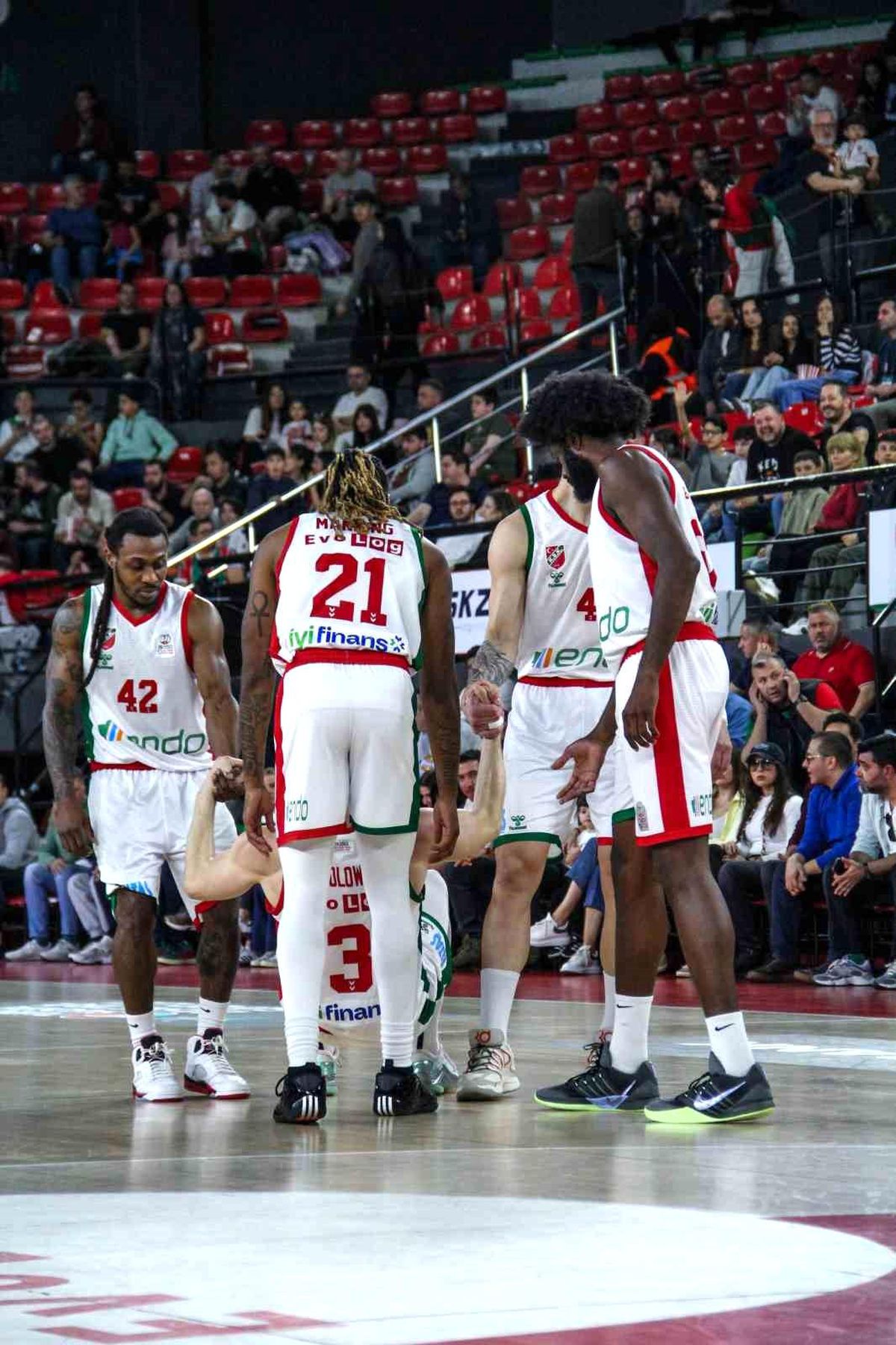 Karşıyaka Basketbol, Beşiktaş deplasmanında