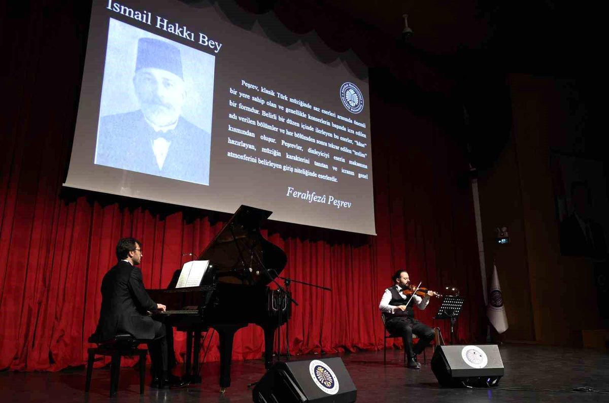 Keman ve piyano ile saklı kadim nağmeler: "Türk müziği saz eserleri" Erzurum'da büyüledi
