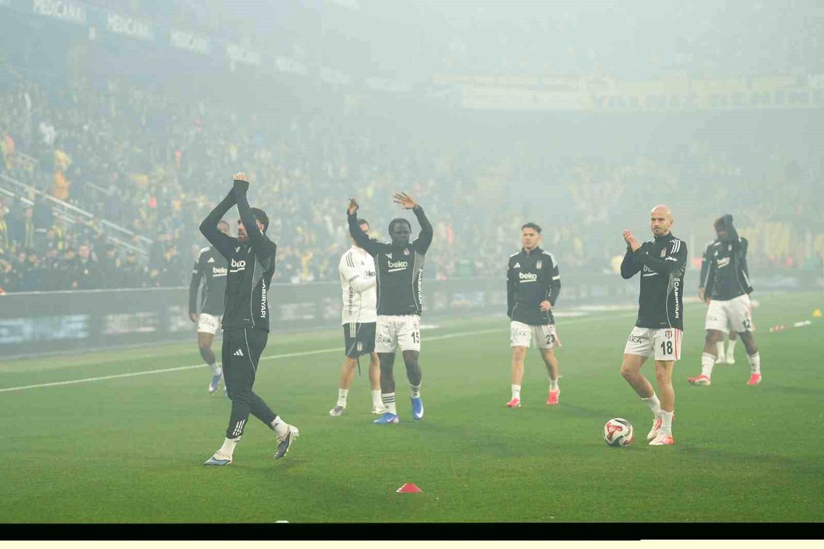 Trendyol Süper Lig: Fenerbahçe: 0 Beşiktaş: 0 (Maç devam ediyor)