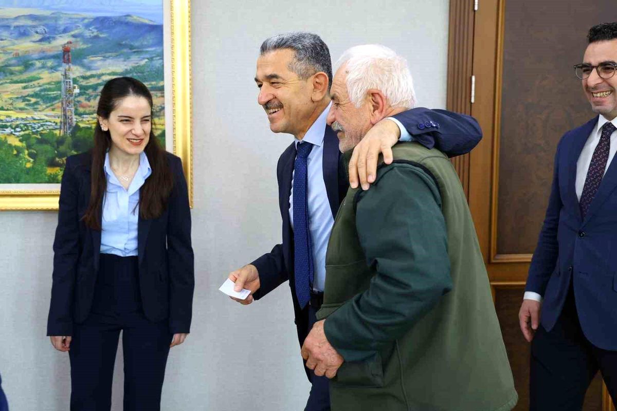 Vali Ekici hem makamda dinledi hem sahada esnafın nabzını tuttu