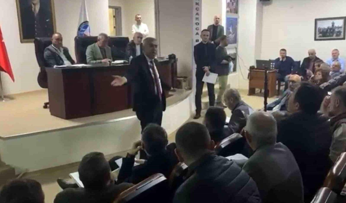 Akçakoca Belediye Meclisi'nde gergin anlar