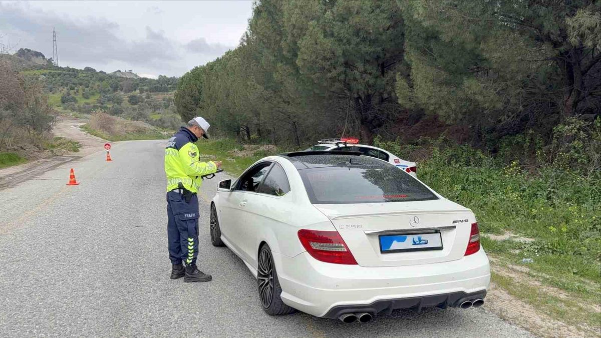 Aydın'da Çember operasyonunda 55 aranan şahıs yakalandı