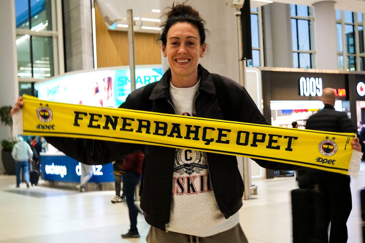 Breanna Stewart Fenerbahçe için yeniden İstanbul'da
