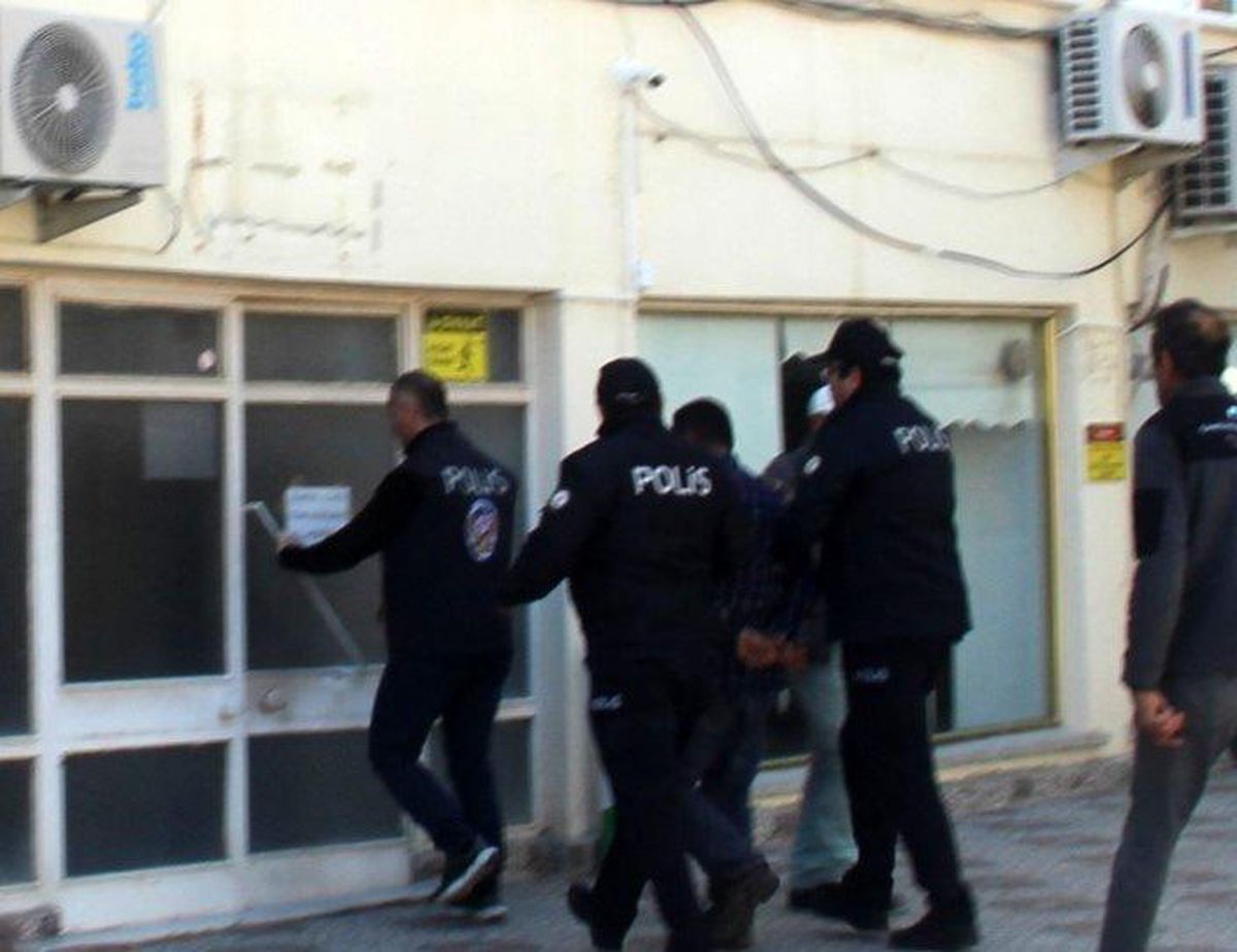 Çanakkale'de tartıştığı eşini av tüfeğiyle öldüren adam tutuklandı