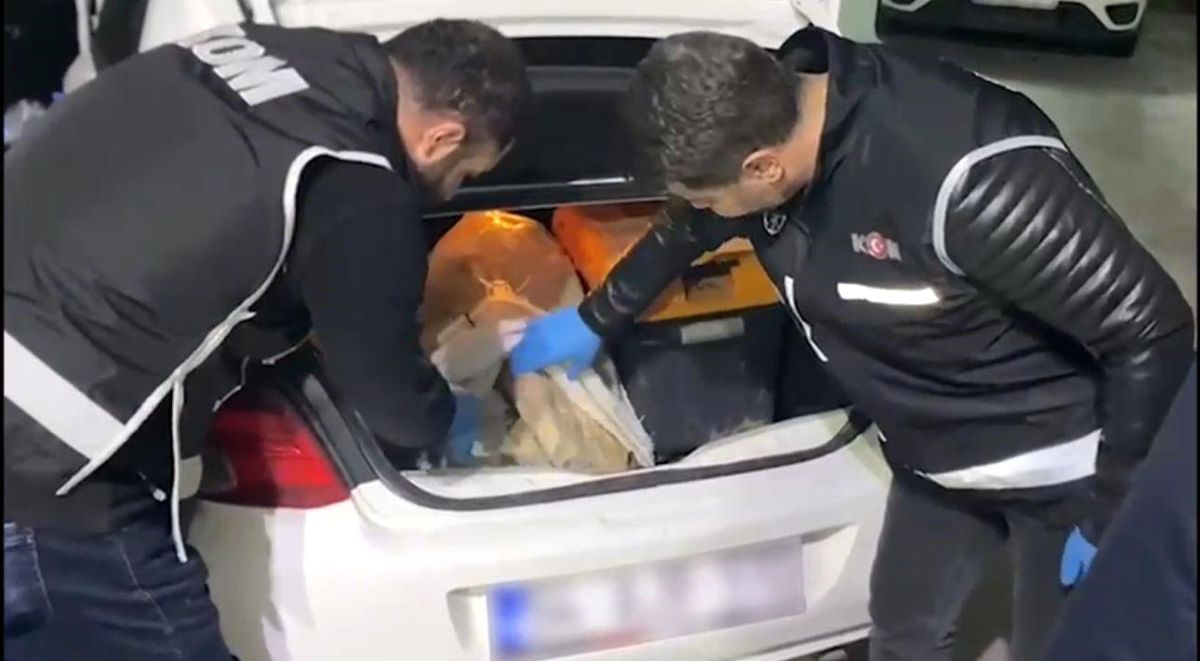 Edirne'de Yurt Dışına Kaçırılmak İstenen Roma Dönemi Kybele Heykeli Ele Geçirildi