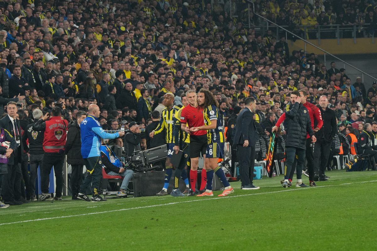 Fenerbahçe, Kerem'in 90+11'inci dakikada attığı golle yarışa devam etti
