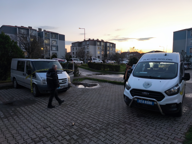otoparkta minibusu park ettikt 19720168 1926 2 m
