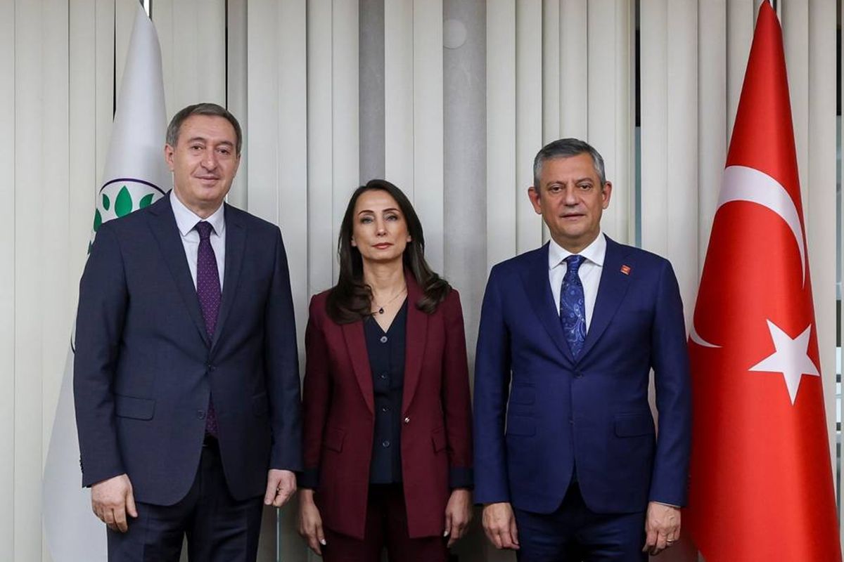 Özgür Özel'den DEM Parti'ye ara seçim ziyareti
