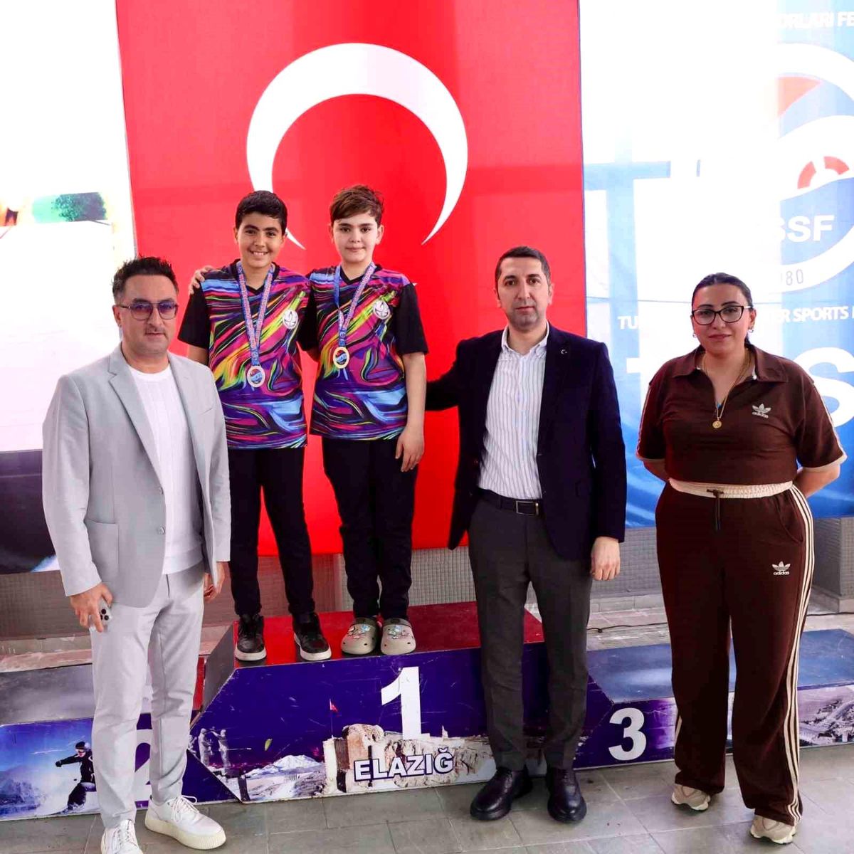 Yüzmede Elazığ'a 19 madalya