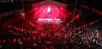 27. Tarım ve Seracılık Festivali'nde rap şarkıcısı Poizi sahne aldı